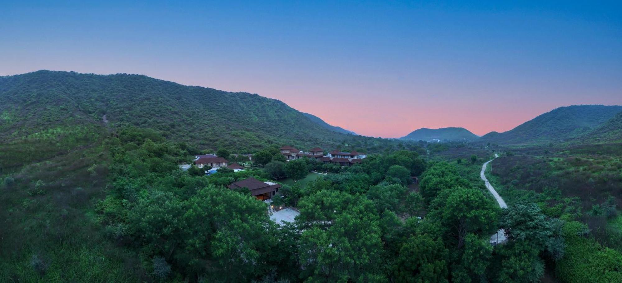 Anandam - A Luxury Resort In Udajpur Zewnętrze zdjęcie